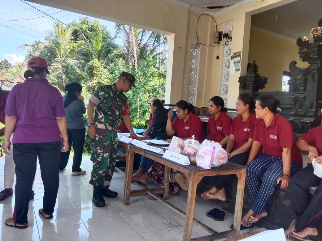 Babinsa Desa Pesagi Perkuat Pelayanan Kesehatan Melalui Posyandu 6 SPM