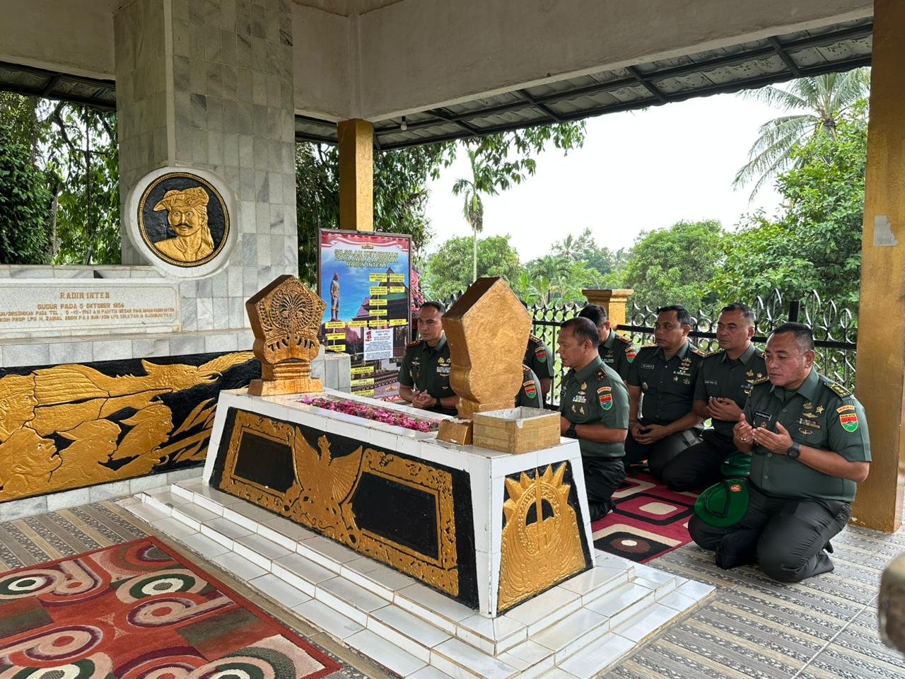 Danrem 041/Gamas Kenang Pahlawan: Ziarah di Makam Radin Inten II untuk Memperkuat Semangat Nasionalisme